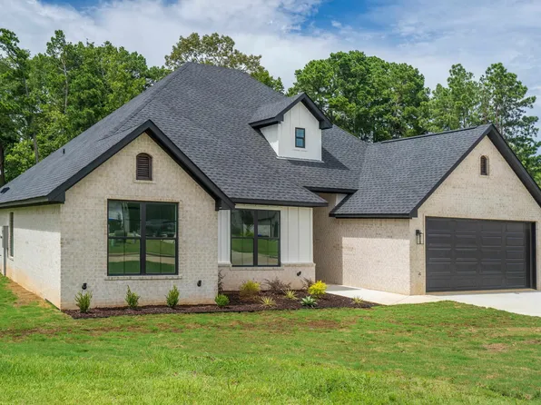 1015 Windy Ridge Dr, Longview, TX 75605