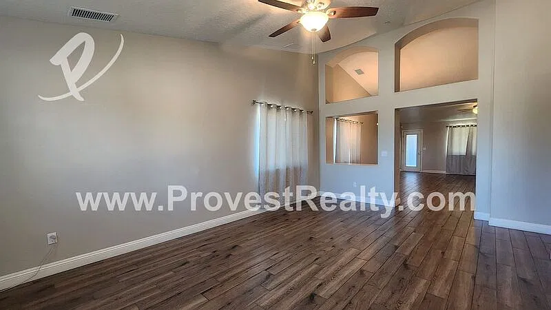 3 bed, 2.0 bath, 1943 sqft, $2,600 — Photo 4