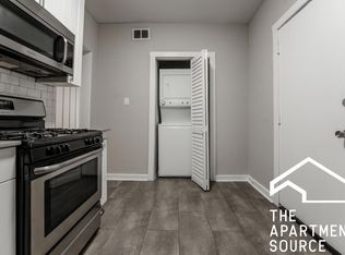 3435 N Elaine Pl, Chicago, IL 60657