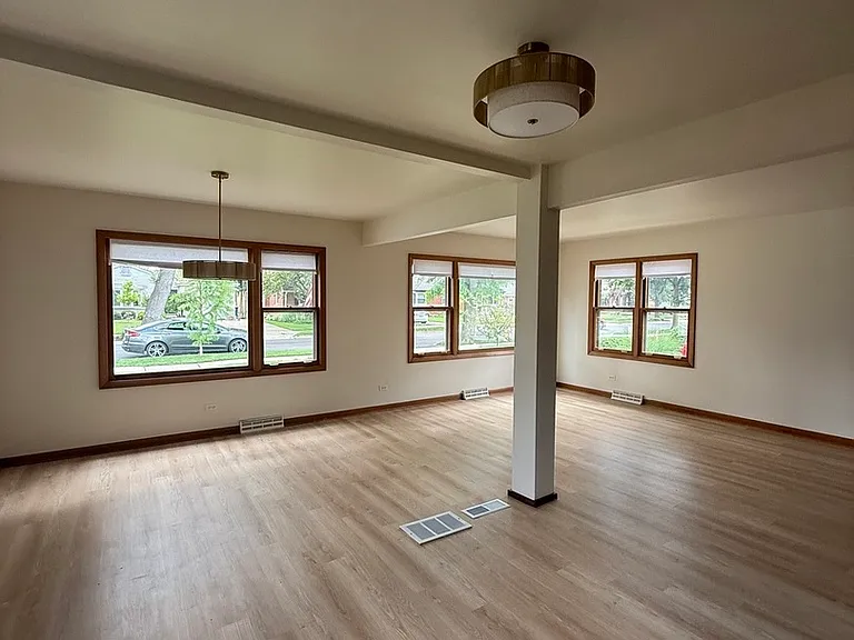 850 S Hillside Ave — Photo 2