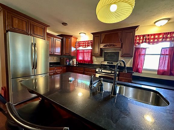 2nd image of 23 Rosemont Ln