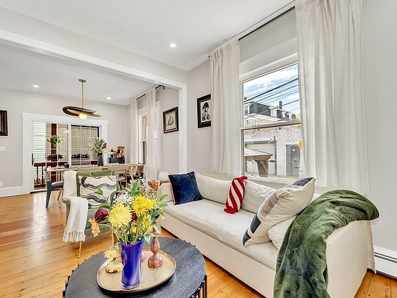 4th image of 59 Bonair St
