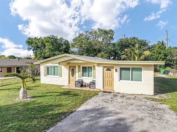4th image of 2711 NW 24th Court