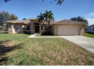 824 Willow Springs Ct, Naples, FL 34120