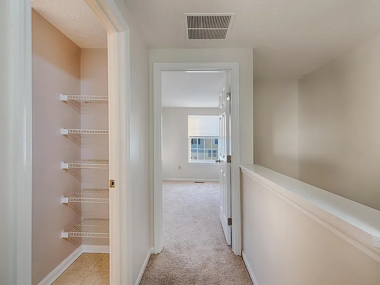 1018 Pirates Ct — Photo 10