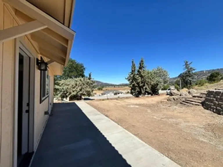 23578 Lakeview Dr — Photo 23