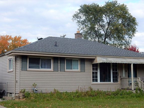 3rd image of 32046 Hazelwood St