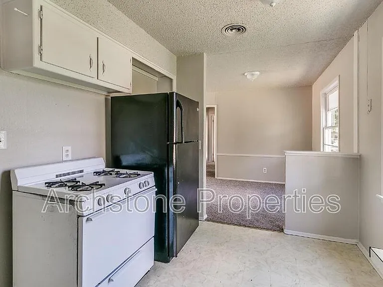 2305 Mustang St — Photo 15