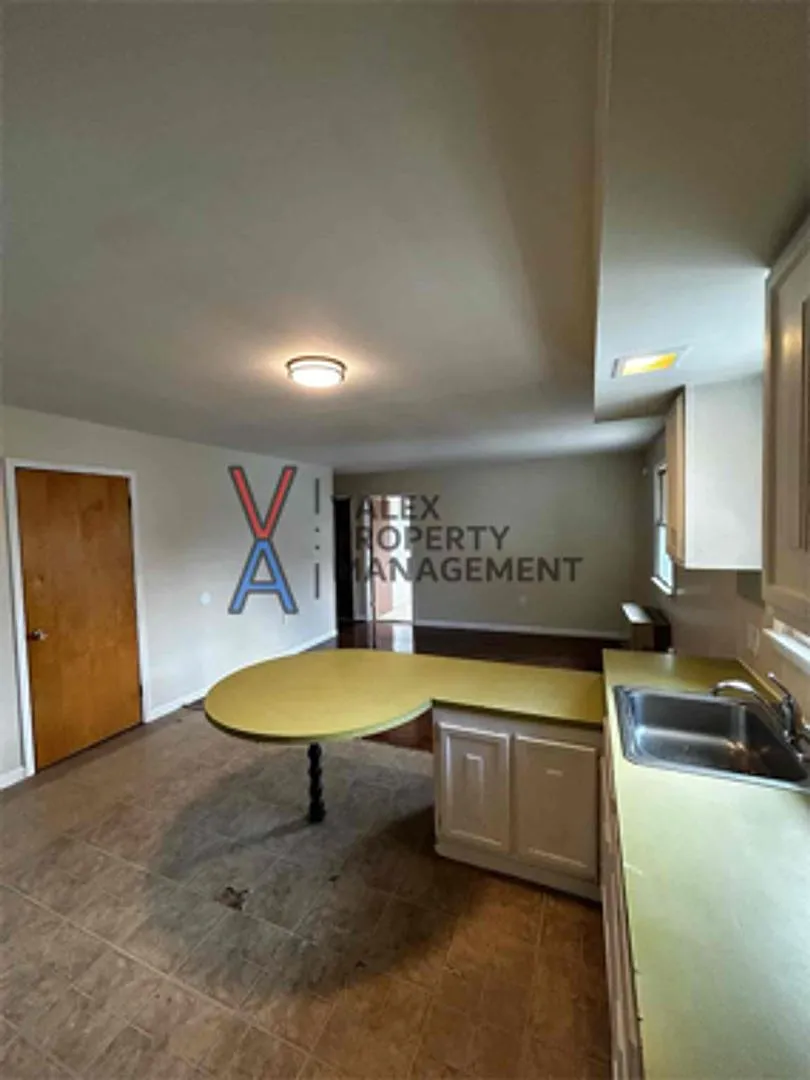 417 Main Street — Photo 4
