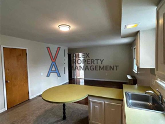 4th image of 417 Main St #2