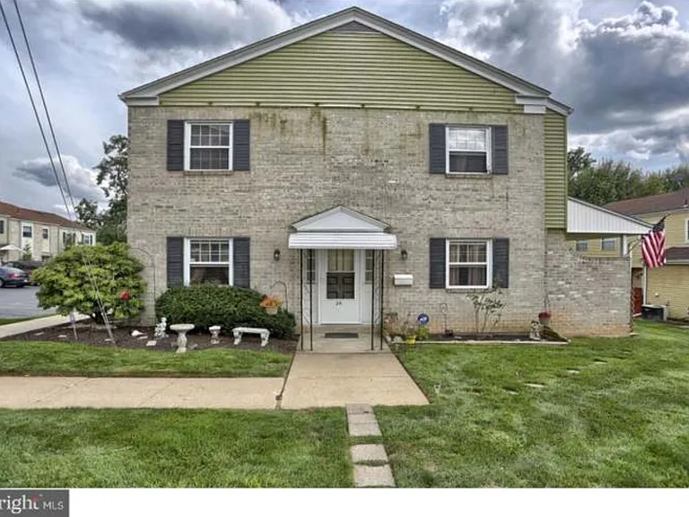 24 Cayuga Ct — Photo 9