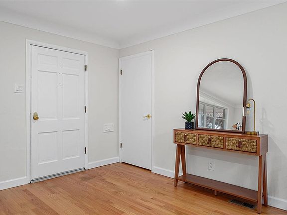 3rd image of 6328 Marquette Ave