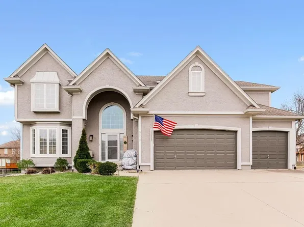 2413 SW Regency Dr, Lees Summit, MO 64082