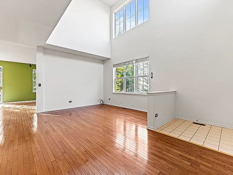 1st image of 319 Tower Hill Dr