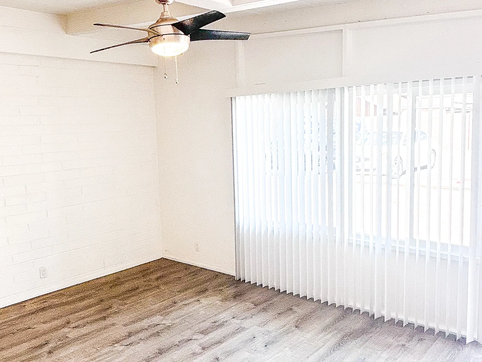 2 bed, 920 sqft, $1,049 — Photo 3
