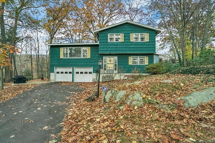 1st image of 28 Rose Dr