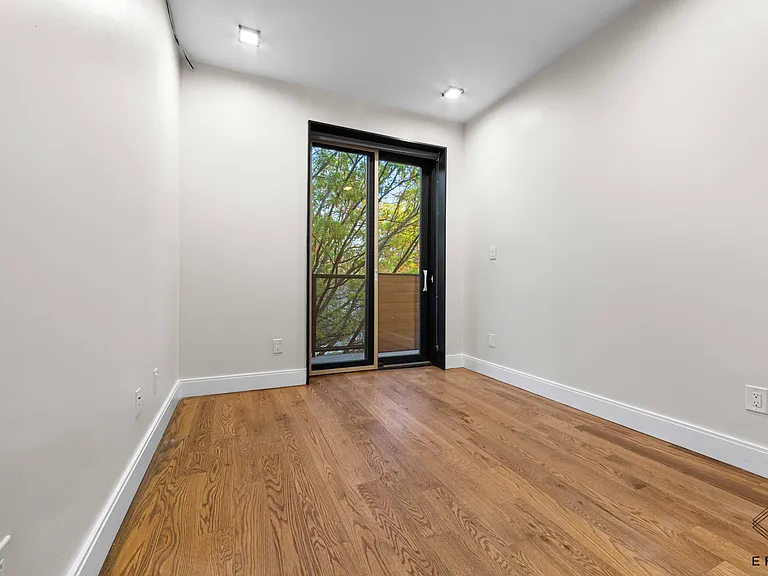 691 Chauncey St #4E — Photo 9