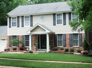 1539 Deerhorn Dr, Chesterfield, MO