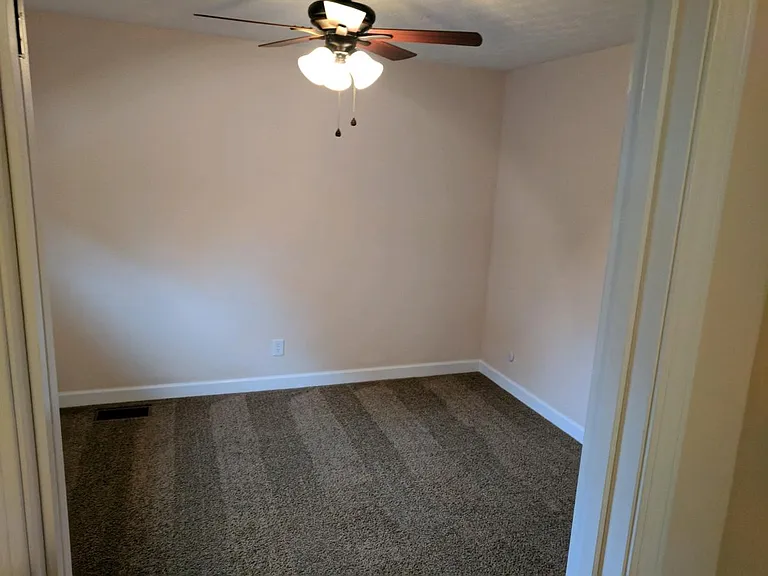 319 N Kimberlin St #B — Photo 11