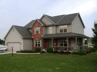 211 Dasher Dr, Heyworth, IL 61745