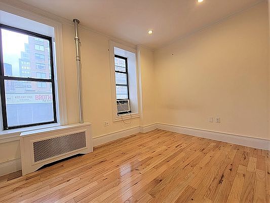 4th image of 175 Lexington Ave #X