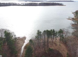 101 Garden Point Rd, Freeport, ME 04032