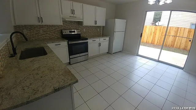 111 Cindy Lou Dr — Photo 4