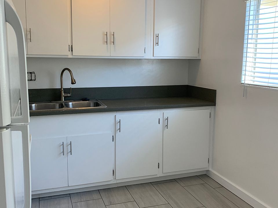 2 bed/1 bath monthly rent 2,495.00