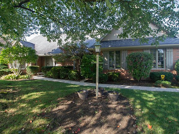 2nd image of 300 Coventry Ct