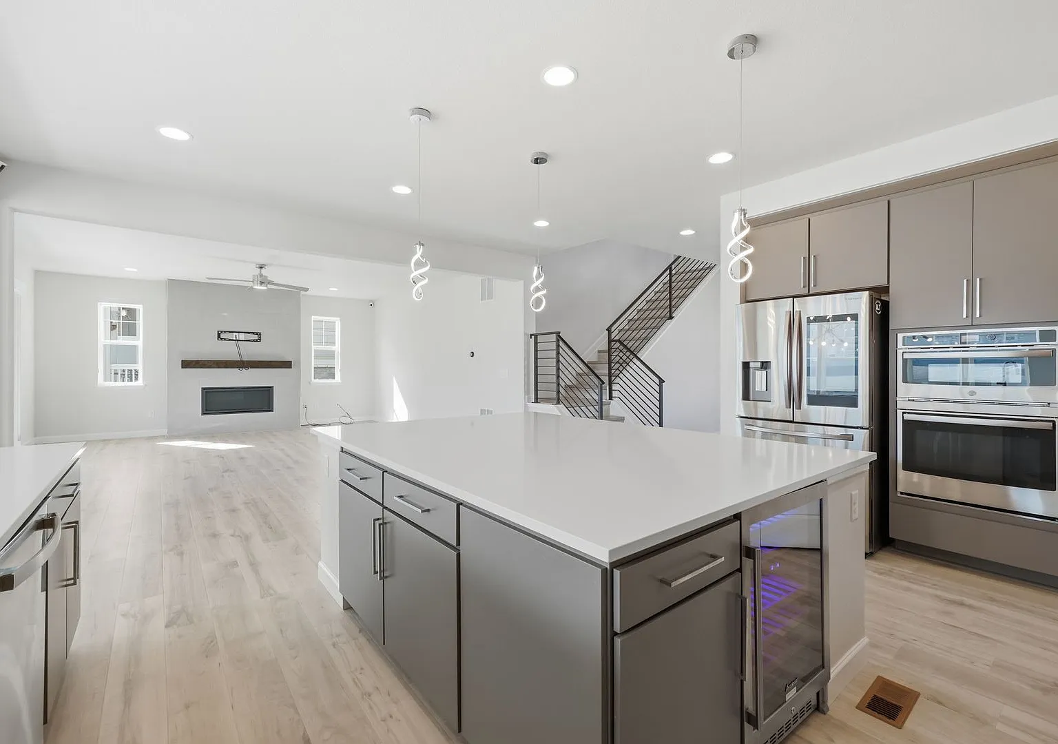 Gorgeous Home in Southshore! — Photo 2