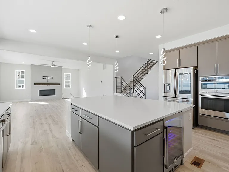 27615 E Geddes Pl — Photo 2