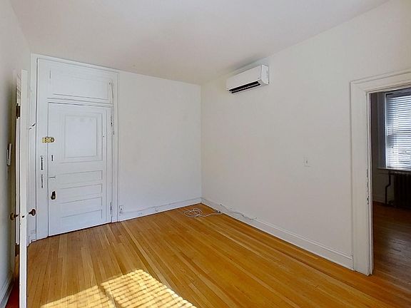 5th image of 1114 Saint Paul St #3D