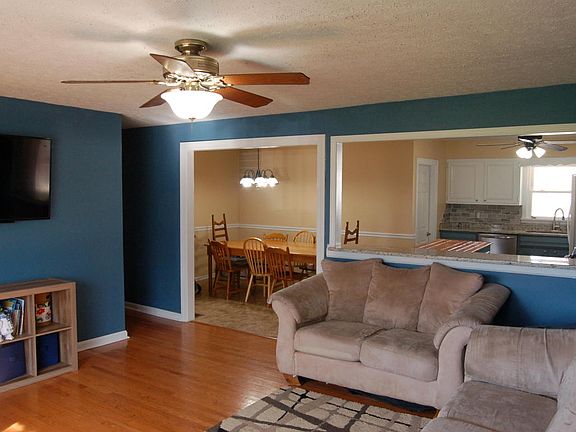 5th image of 318 E Lakeview Dr