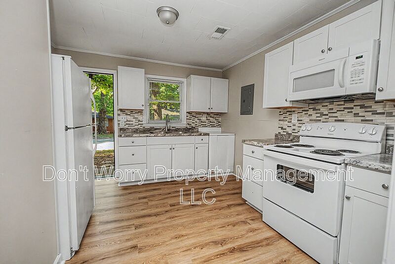 1st image of 419 Hobson St