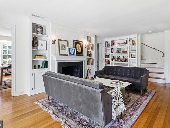 5th image of 155 Rex Ave