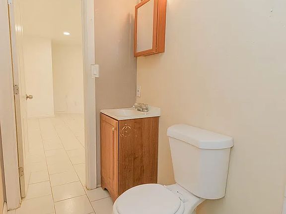 2nd image of 1213 Wright St #B