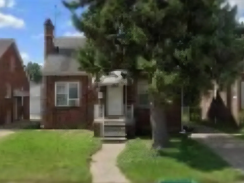15658 Couzens Ave