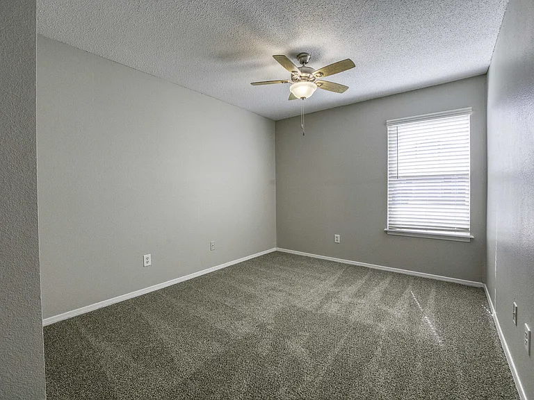 Pheasant Run Apartments — Photo 7