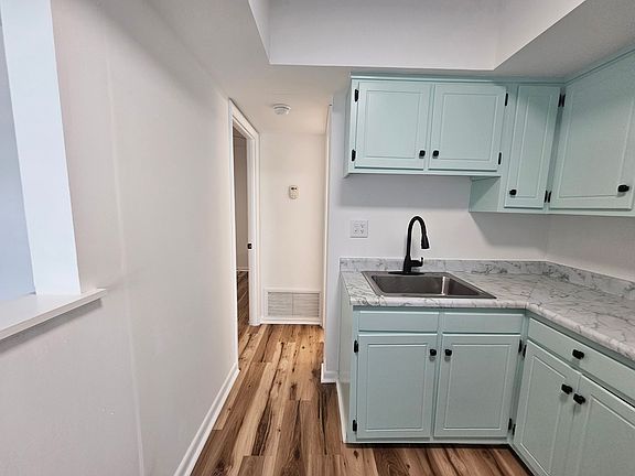 4th image of 1534 SE 15th St #6