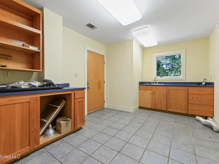 1220 Sunset Ave — Photo 35