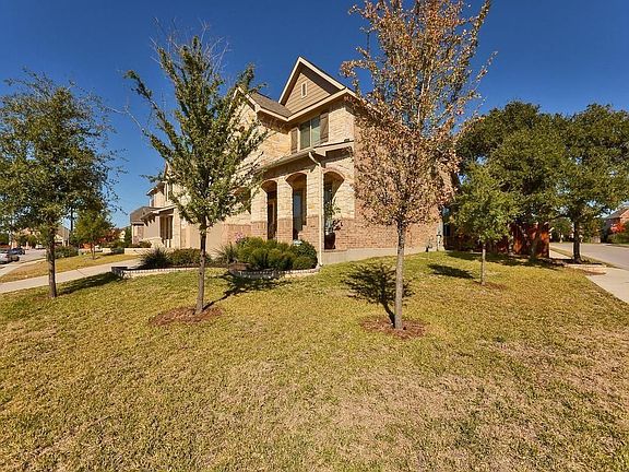 3rd image of 701 Rolling Brook Ln