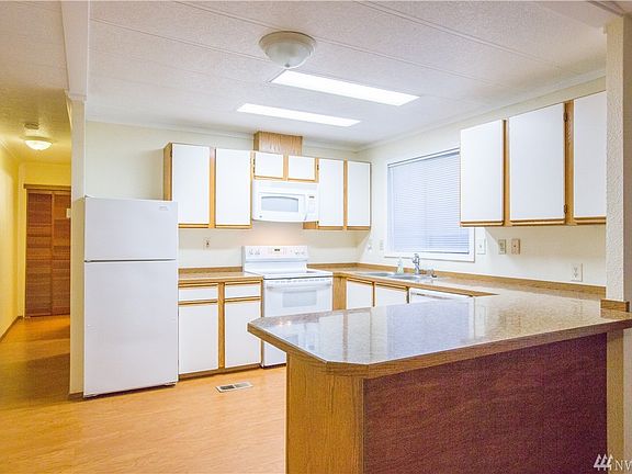3rd image of 16002 84th St NE