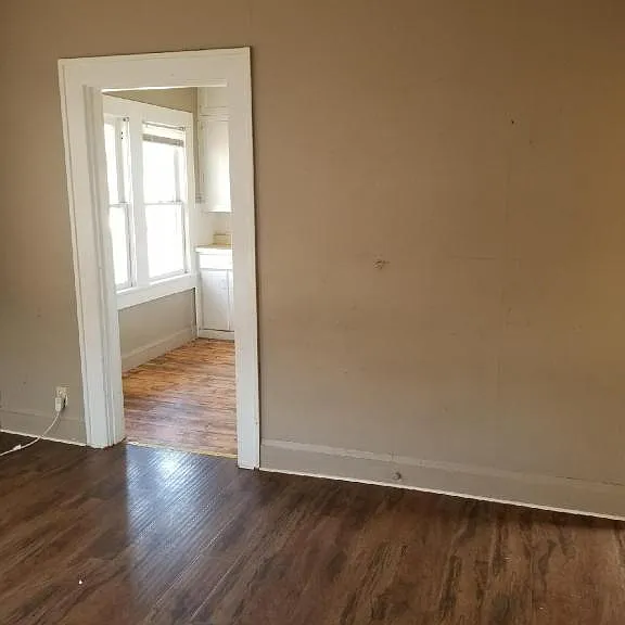 2147 Avenue E #C — Photo 1