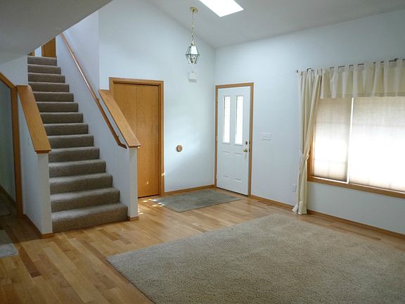 2nd image of 2423 Woodfield Loop SE