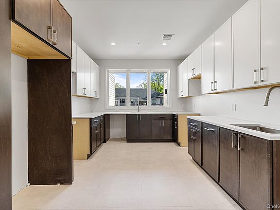 5th image of 3 E Funston Avenue #221