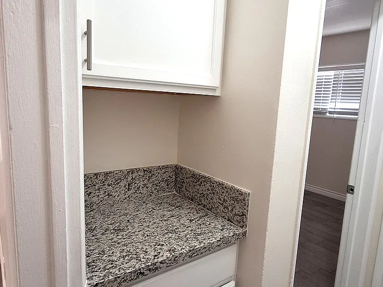 4033 W El Segundo Blvd #D — Photo 18