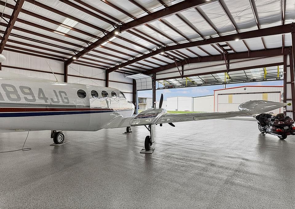 1st image of 514 Aviator Dr