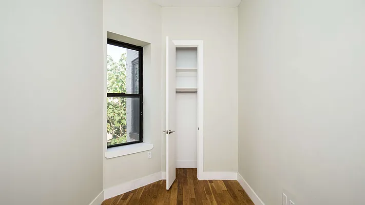 Rented by Nooklyn NYC LLC | media 103