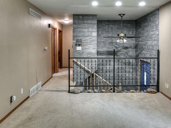 5th image of 810 Timber Ln