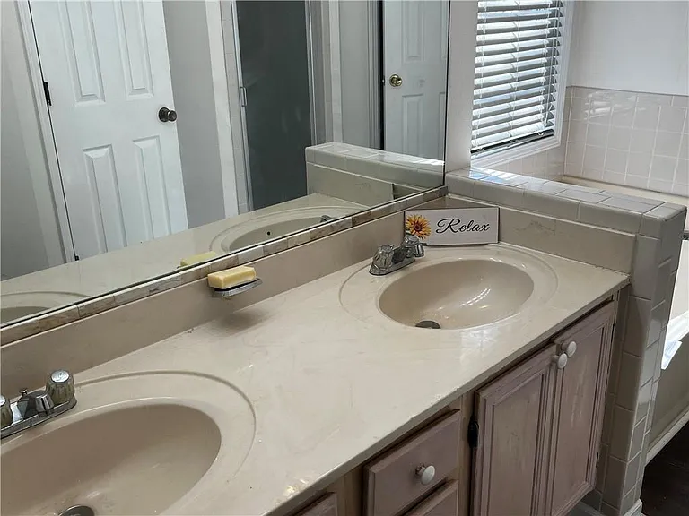5320 Oglethorpe Ct — Photo 27